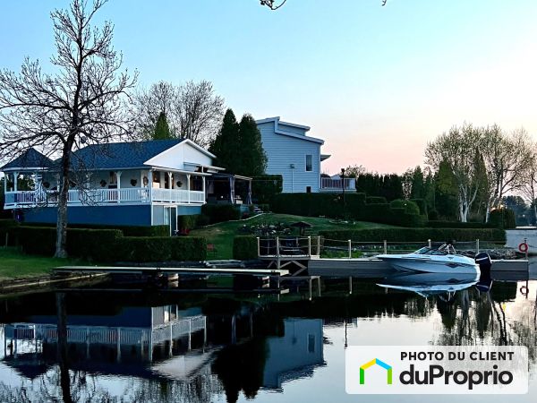 Vue sur le lac - 7245, chemin de l'Anse, Alma à vendre