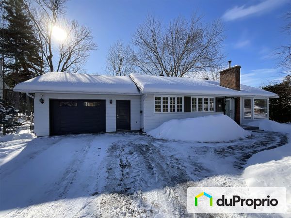 100, rue des Érables, Mont-St-Hilaire à vendre