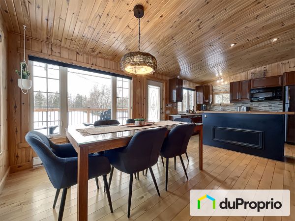 100-A 2e Rang, Frampton for sale