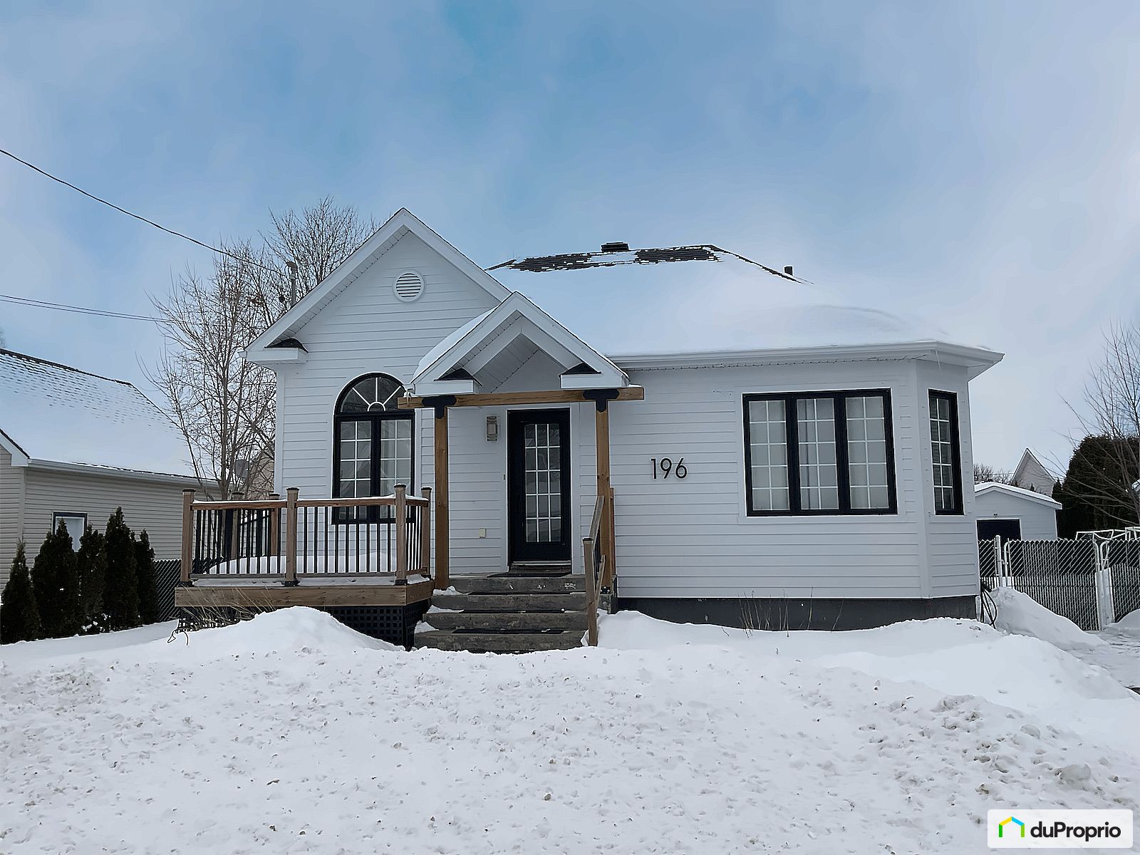 196 16E Avenue — photo 1