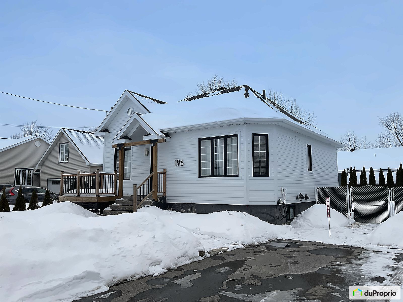 196 16E Avenue — photo 3