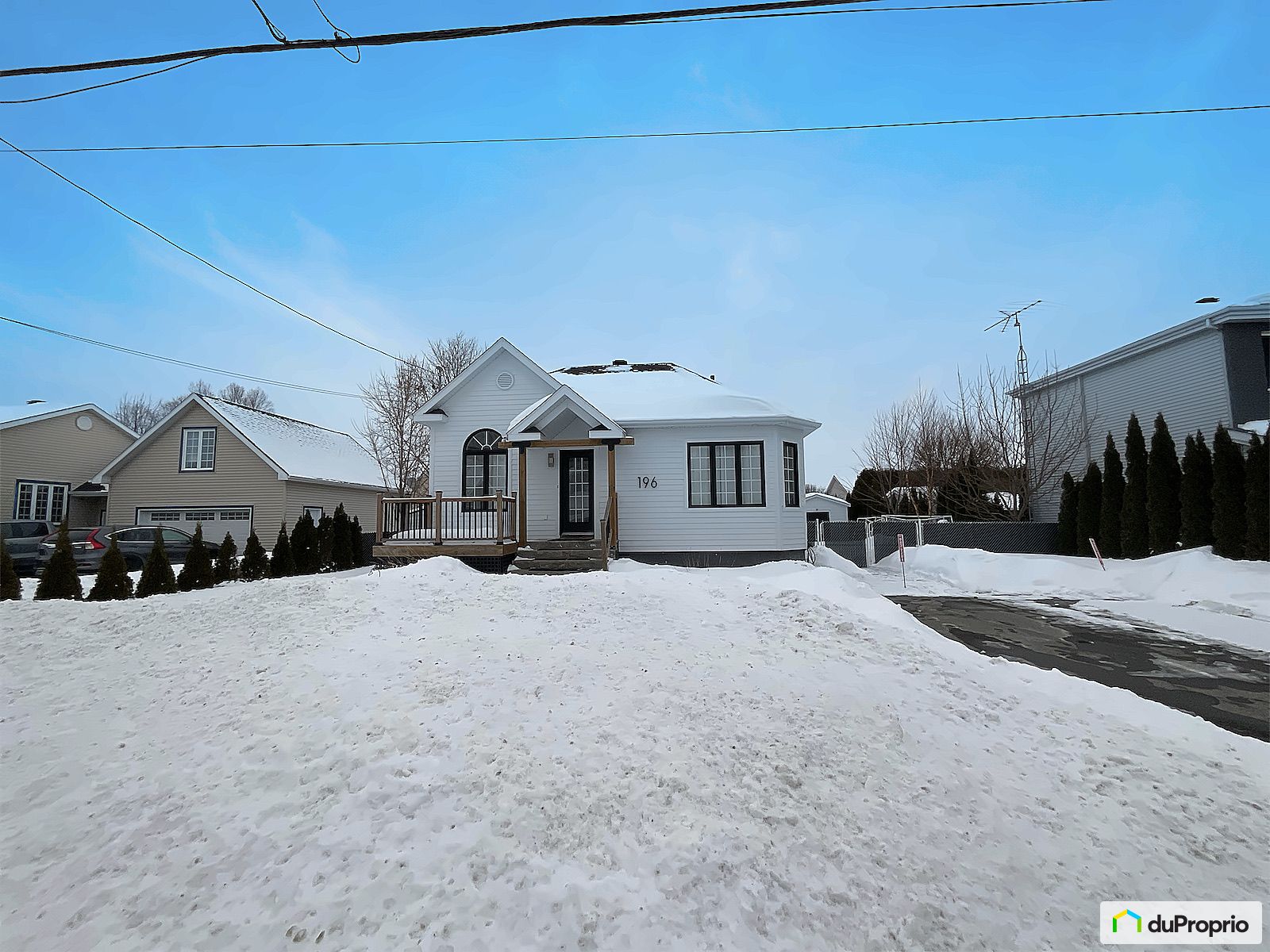 196 16E Avenue — photo 2