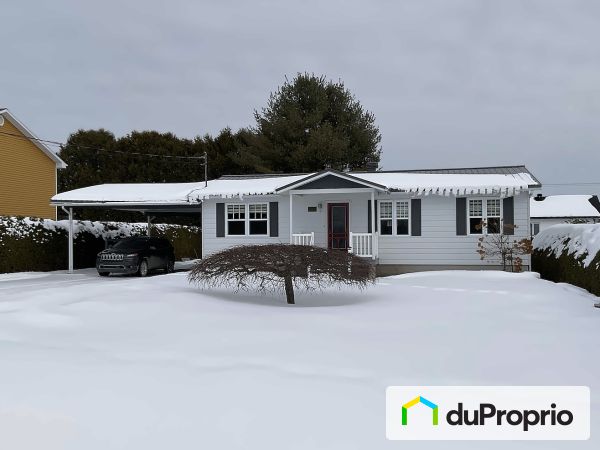 746 rue Jetté, Acton Vale for sale