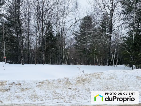 rue Giroux, Magog for sale