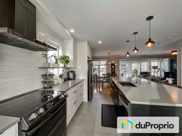 443, rue Pétunia, Granby à vendre