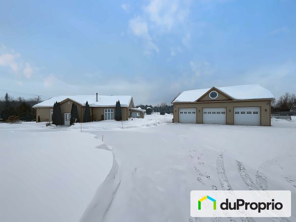 1551 rue des Pins, Magog for sale