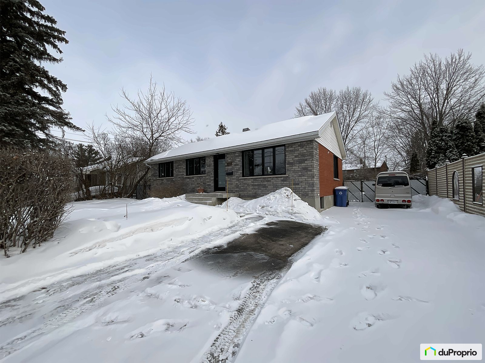 459 Rue Bernard Pilon — photo 3
