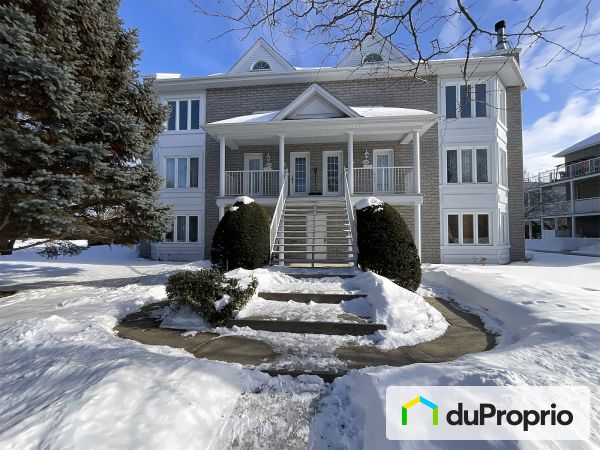 420 rue du Golf, Mont-St-Hilaire for sale