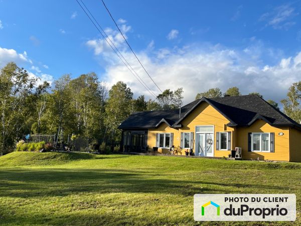 716 chemin du Lac-Déchène, Larouche for sale
