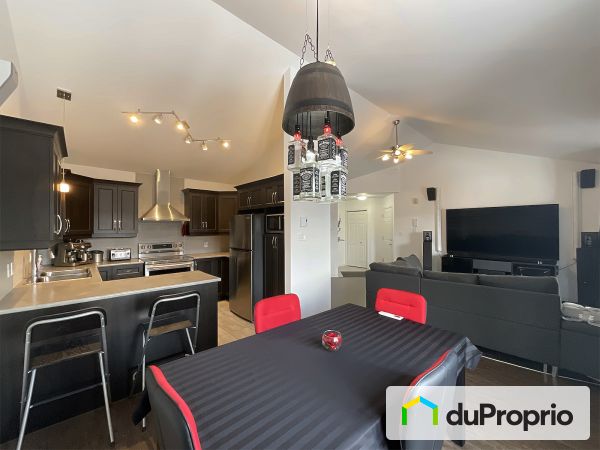 Eat-in Kitchen - 301-3117 boul de la Gare, Vaudreuil-Dorion for sale