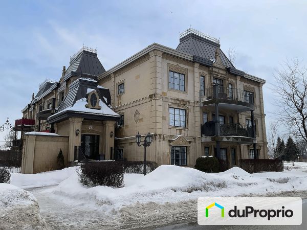 302-10 rue des Manoirs, Charlemagne for sale