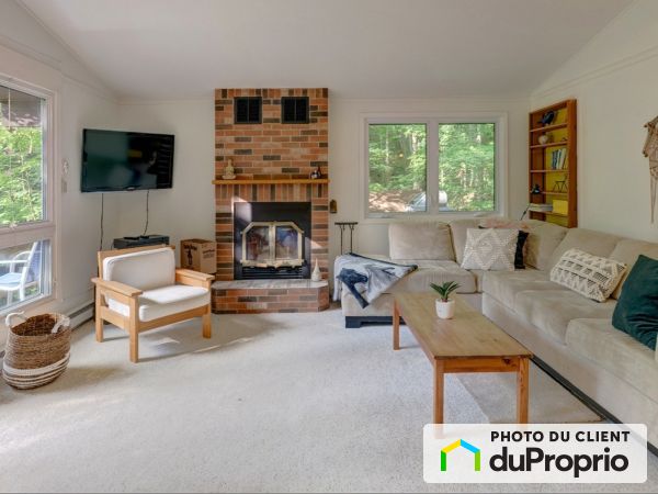 15 rue Saint-Moritz, Lac-Ste-Marie for sale