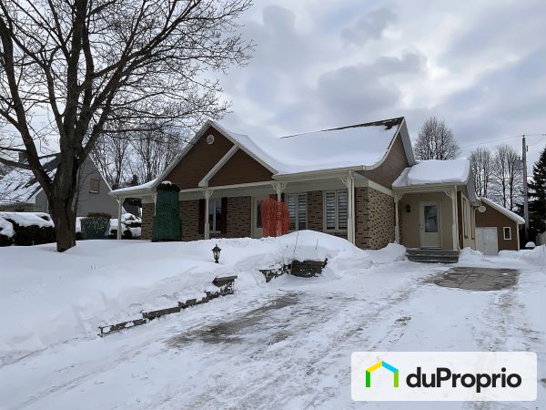 241 rue de la Corniche, St-Nicolas for sale