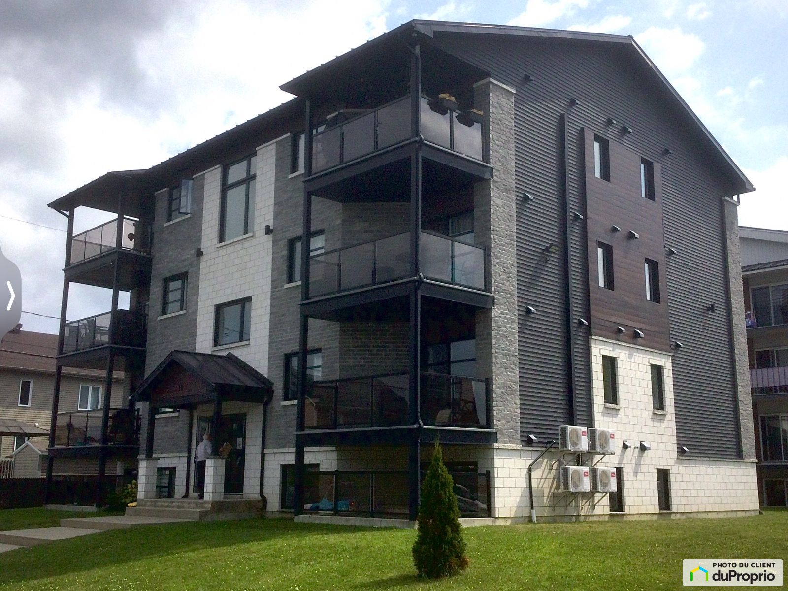 6 Et 10 Rue Yvan Menard — photo 3