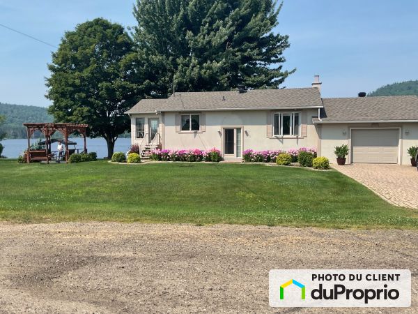 43 rue du Bélier, ND-Du-Laus for sale