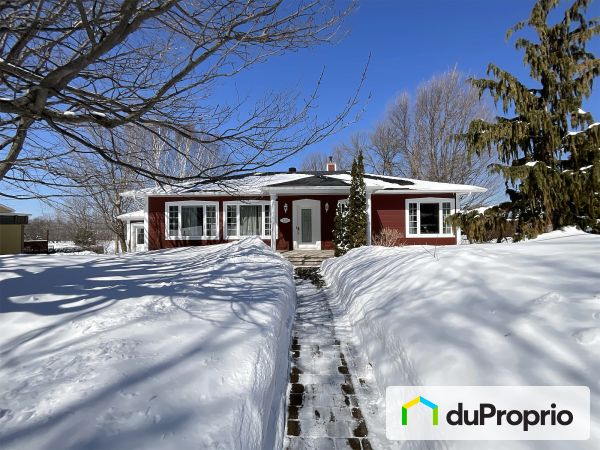 330 rue Principale, St-Vallier for sale