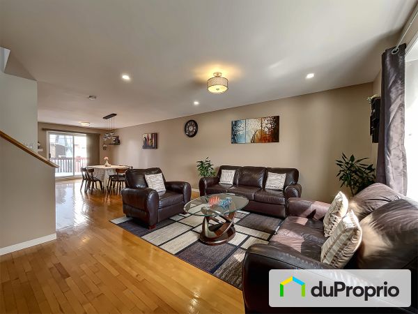 Living Room - 5360 rue Boisjoli, Longueuil (St-Hubert) for sale