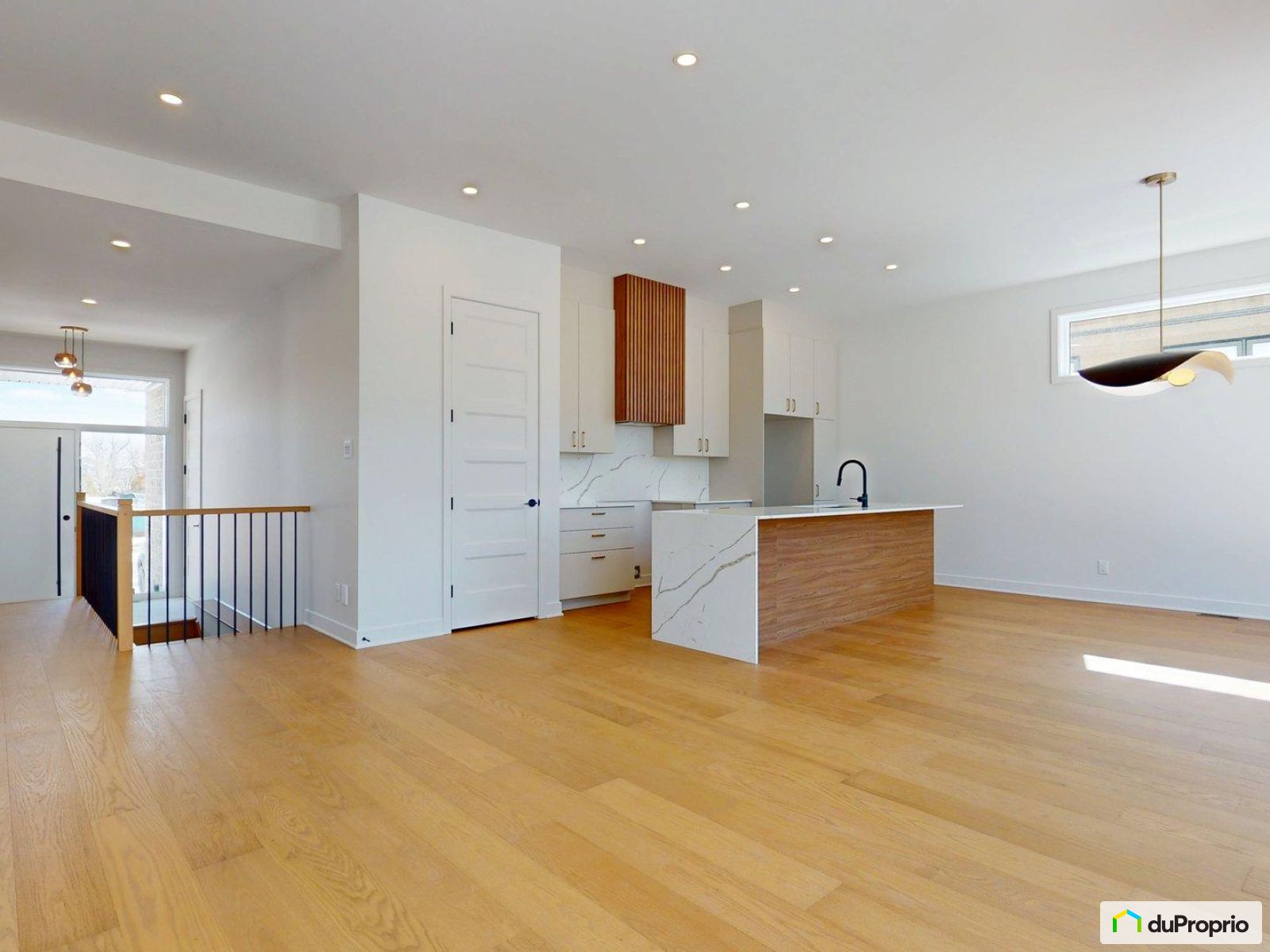 7384 Rue Merilda Dion — photo 2