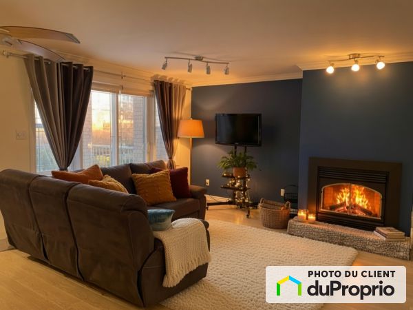 Living Room - 182-15500 rue Sherbrooke est, Pointe-Aux-Trembles / Montréal-Est for sale