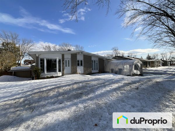 1067 rue Saint-André, L'Ancienne-Lorette for sale