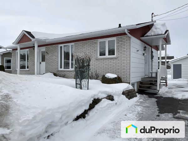 461 rue de Rouen, Alma for sale
