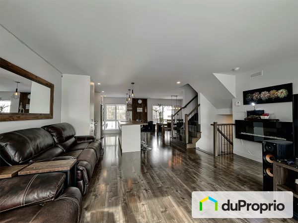 Aire ouverte - 105, rue des Violettes, St-Jean-sur-Richelieu (St-Luc) à vendre