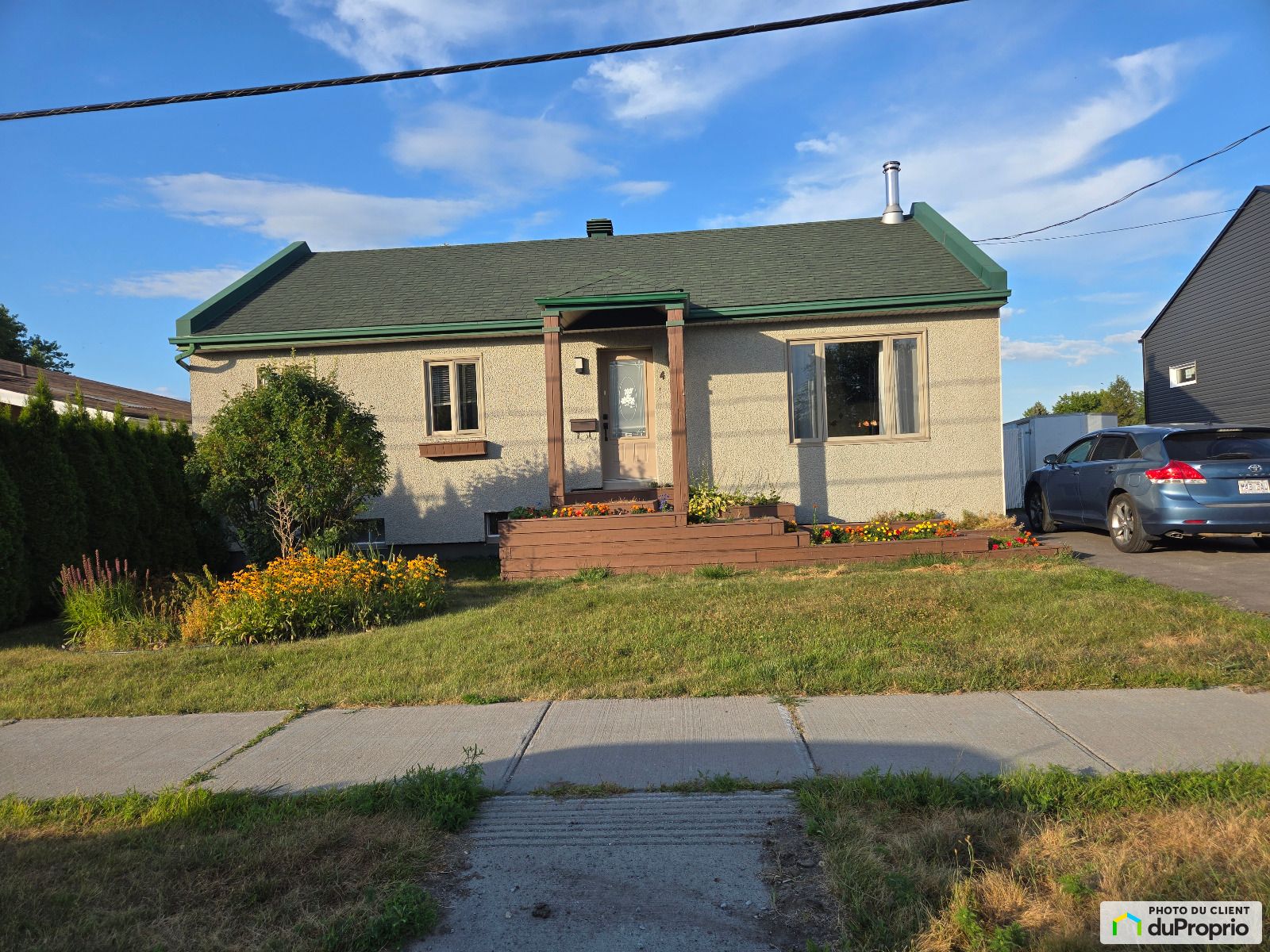 439 17E Avenue — photo 1