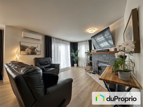 Living Room - 20-485 boulevard le Bourg-Neuf, Repentigny (Le Gardeur) for sale