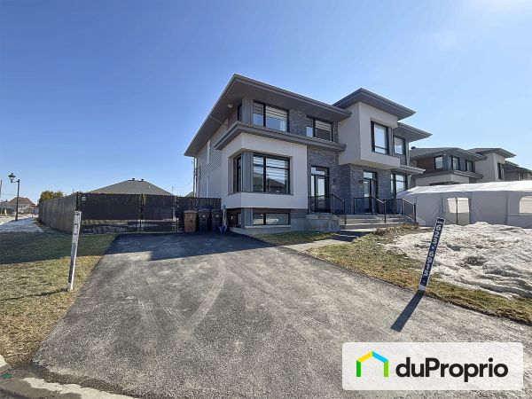 3052, rue André, Ste-Marthe-Sur-Le-Lac à vendre