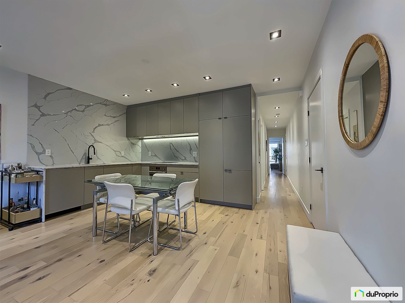 1019 Rue Saint Ferdinand — photo 1