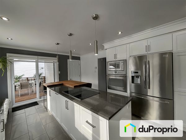 103 rue Michel du Gué, Varennes for sale