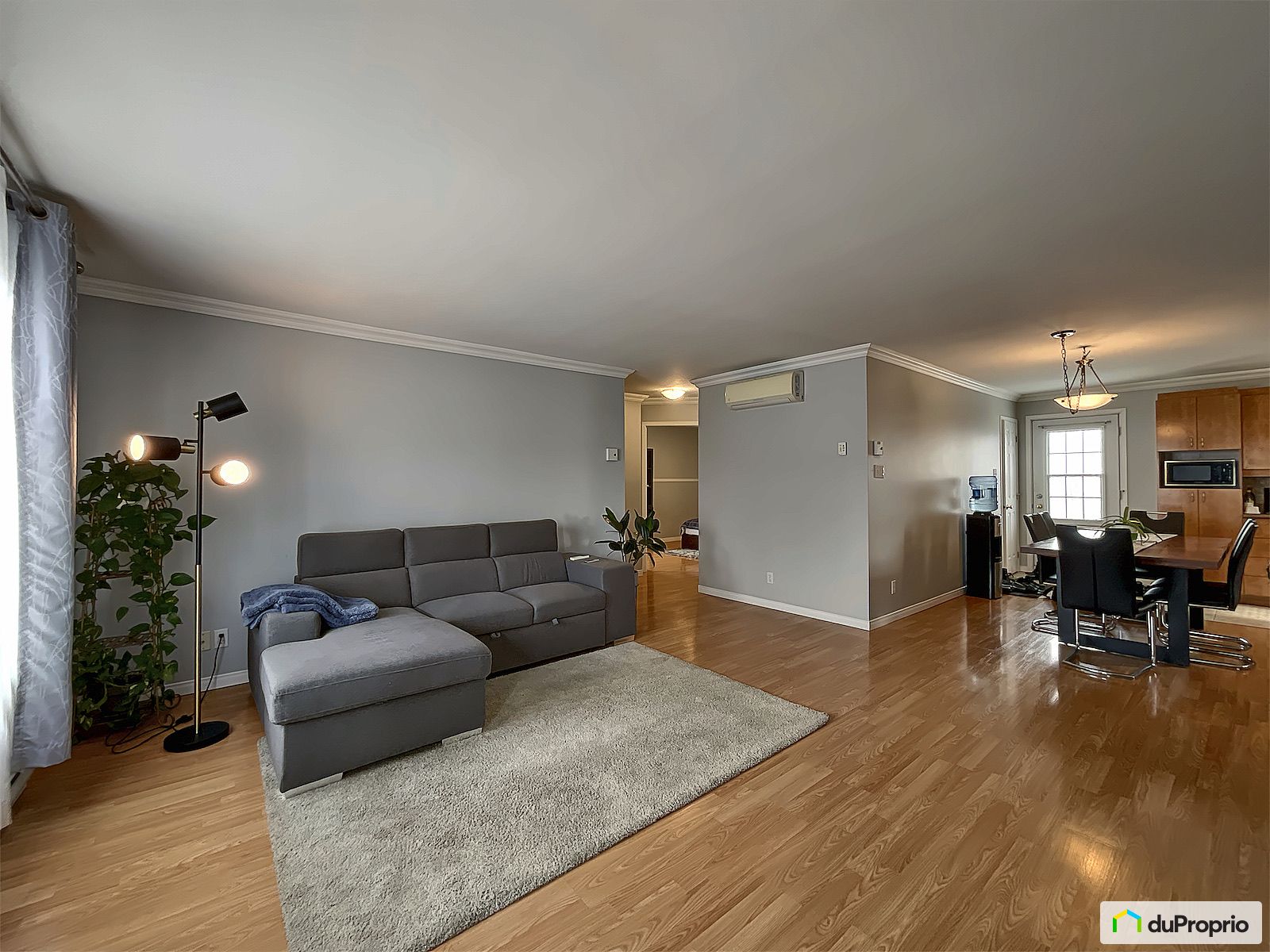 1680 1684 1688 Rue Des Seigneu — photo 2