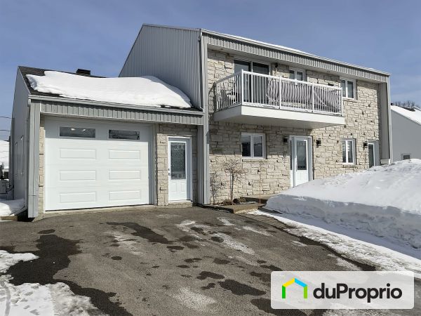 1583, rue du Phénix, St-Émile à vendre