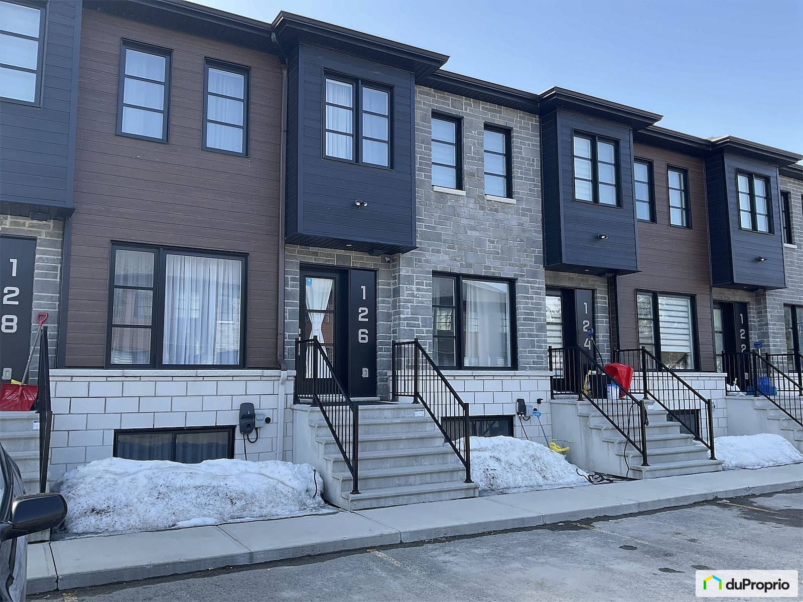 126 Rue Sainte Anne — photo 1