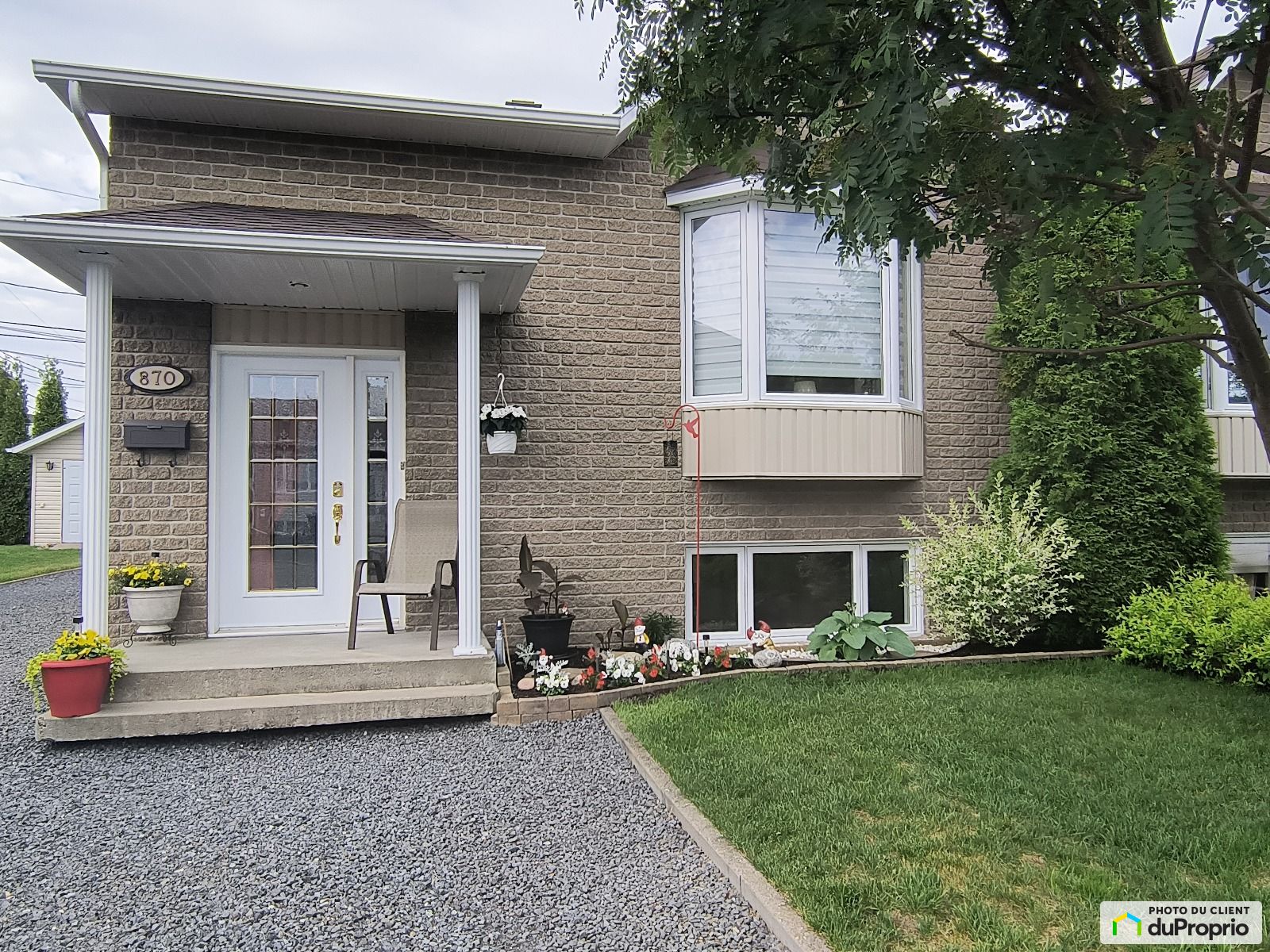 870 Avenue Des Pommiers — photo 1