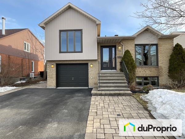 7048 rue des Glaïeuls, Longueuil (St-Hubert) for sale