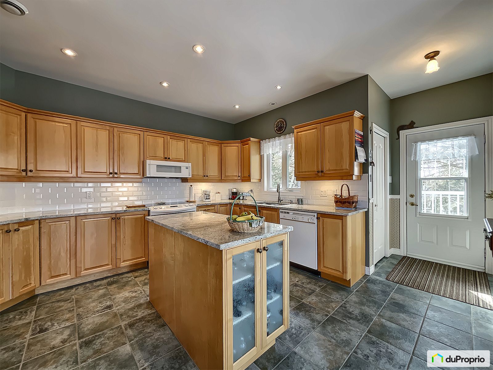 1484 Rue De La Paix — photo 3