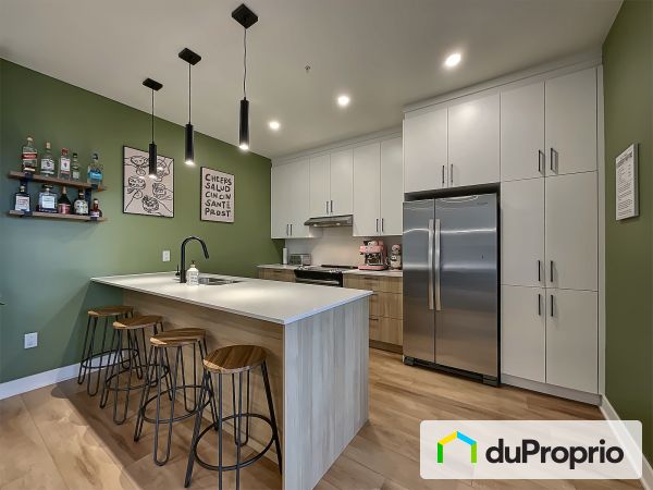 605-4200 rue Olivier-Fournier, Longueuil (St-Hubert) for sale