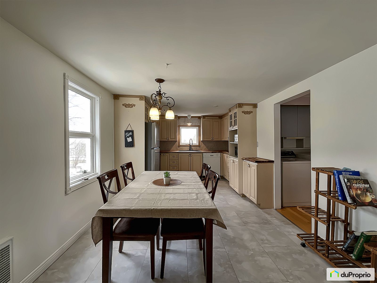 3017 Rue Foster — photo 2