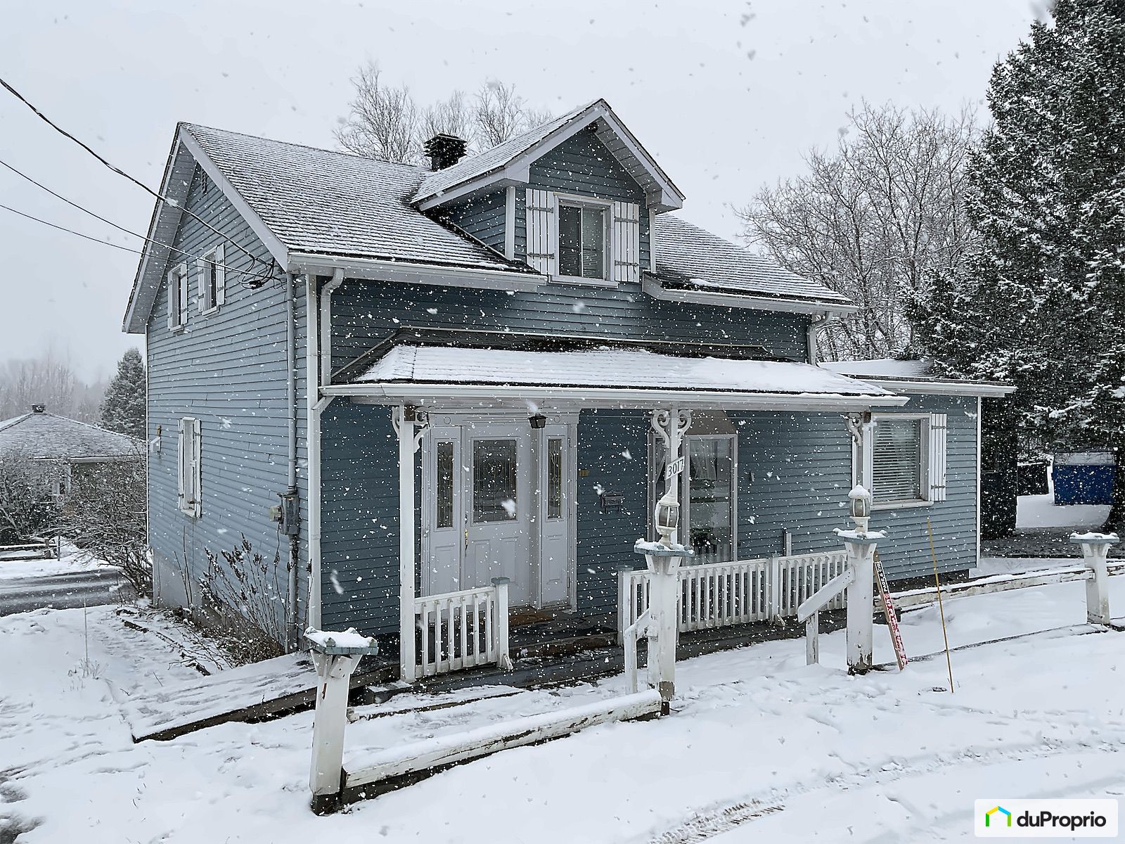 3017 Rue Foster — photo 1