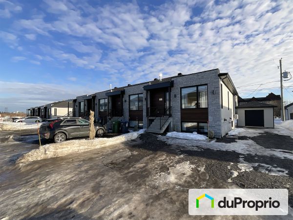 2745 rue Rose-A.-Beaudoin, Pintendre for sale