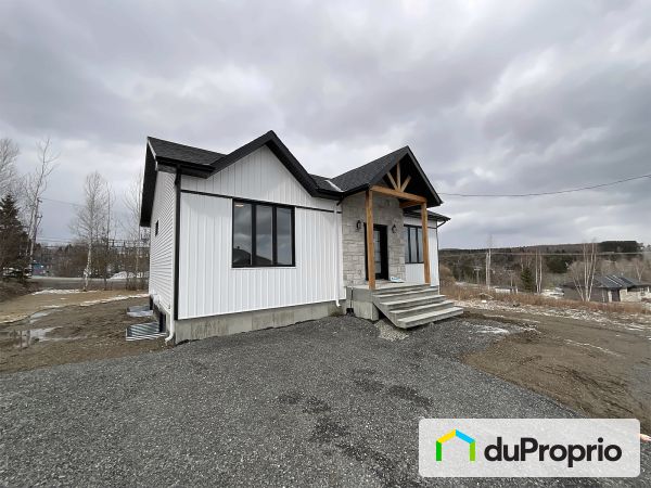 3834 rue Rousseau, Lac-Mégantic for sale