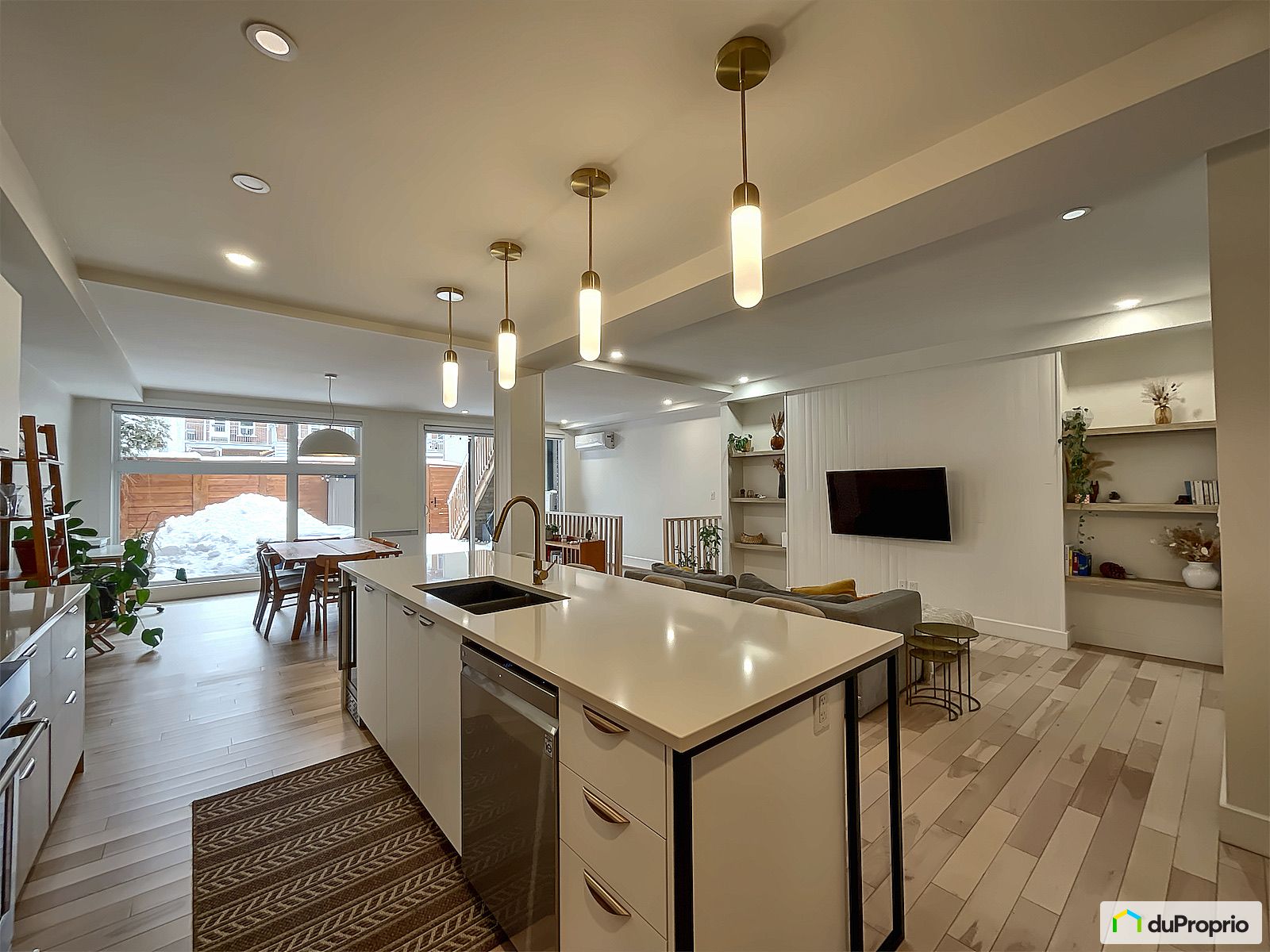 7015 Rue De La Roche — photo 1