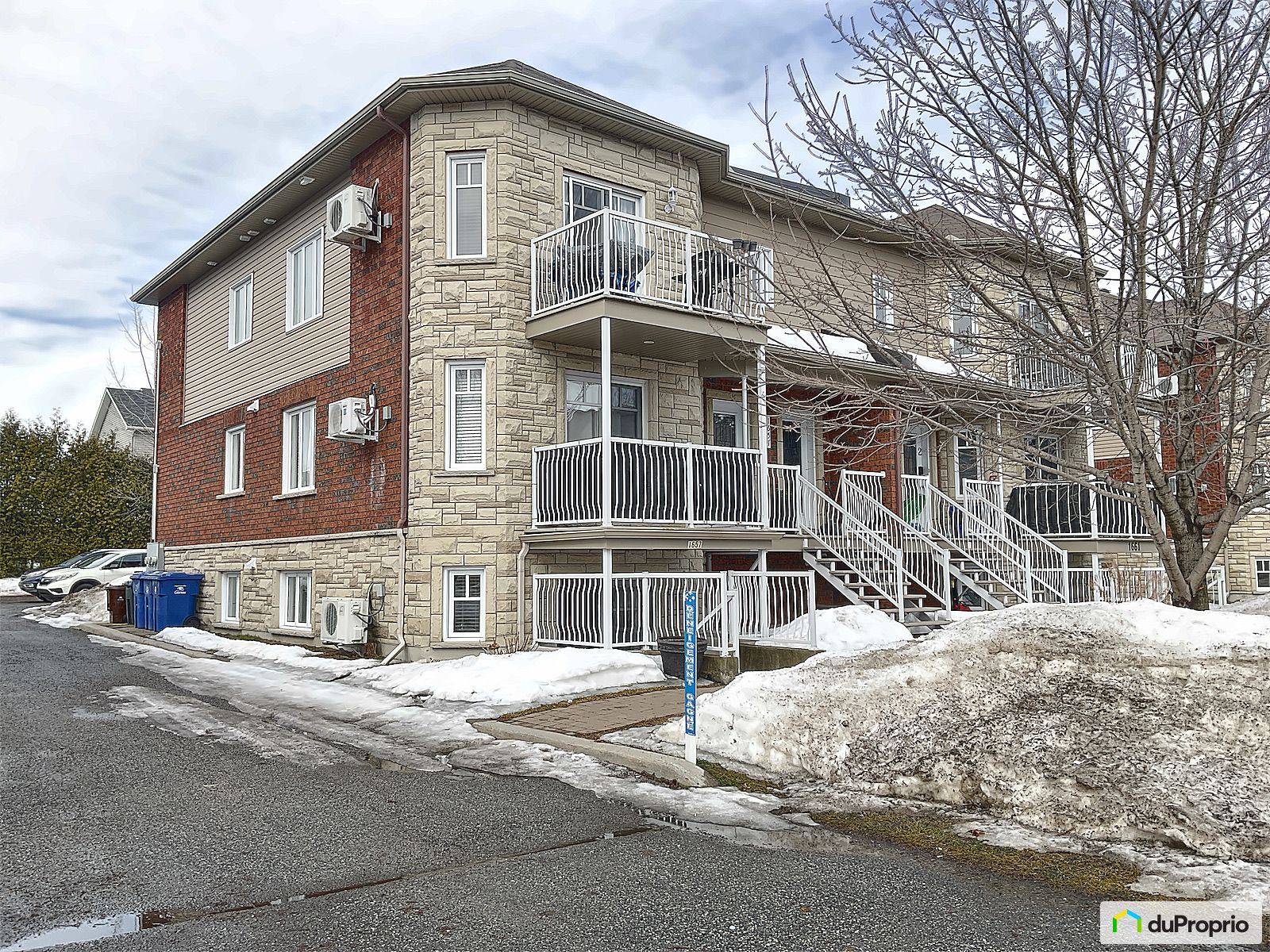 1 1657 Boulevard Saint Rene E — photo 1