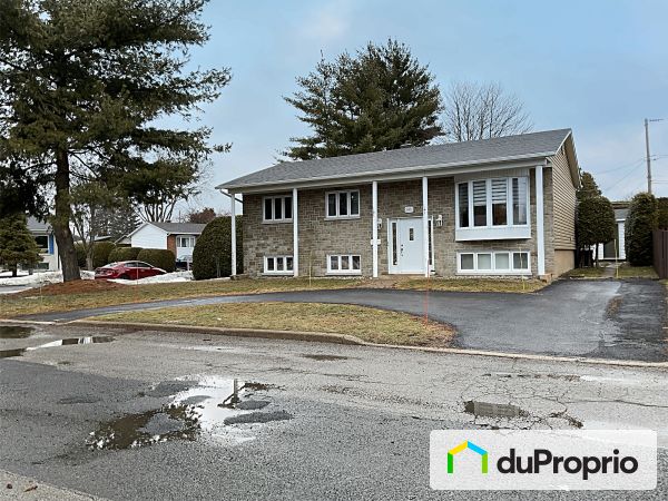 885 rue du Bois-Brillant, McMasterville for sale