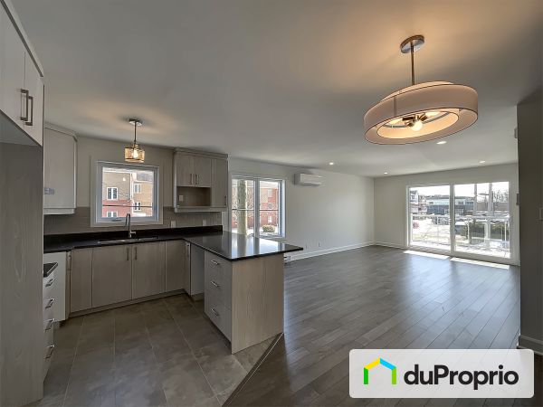 202-2420 rue Henriette-Céré, Longueuil (St-Hubert) for sale