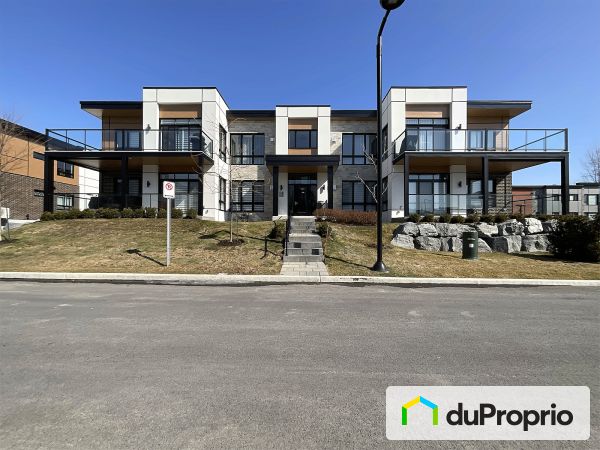 202-360 rue McDuff, Ste-Julie for sale