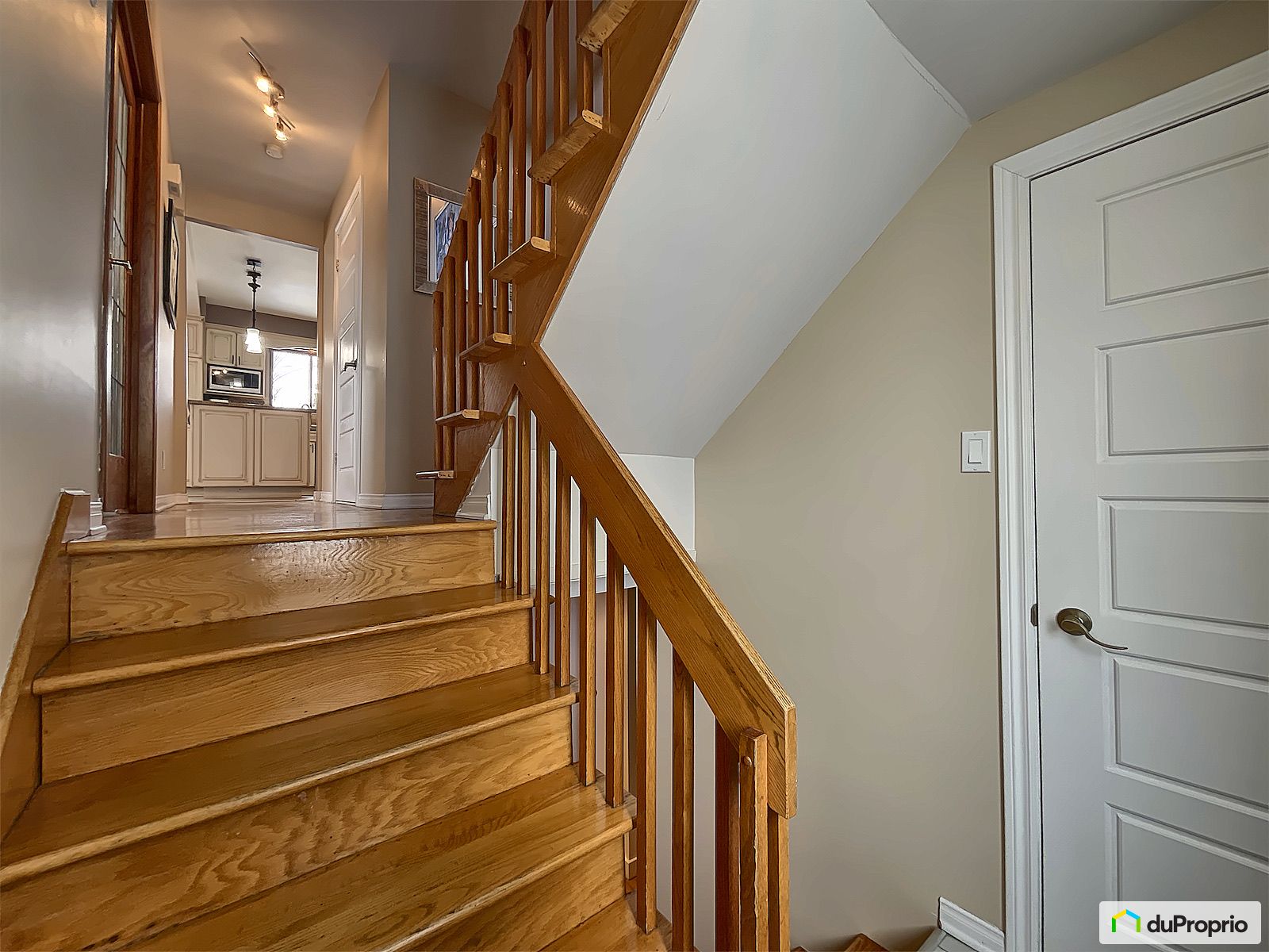 2436 Rue Des Abeilles — photo 2