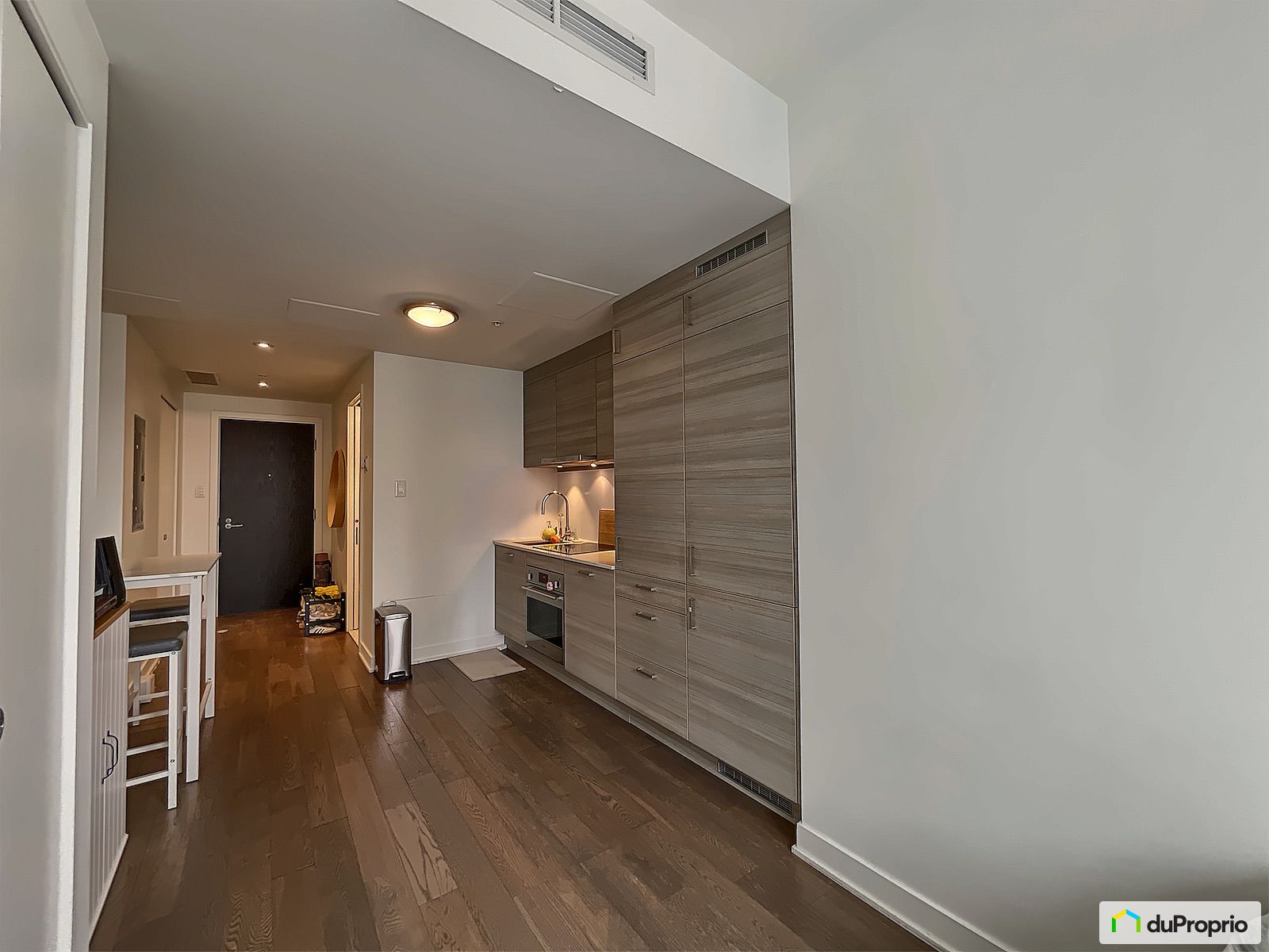1104 1155 Rue De La Montagne — photo 2