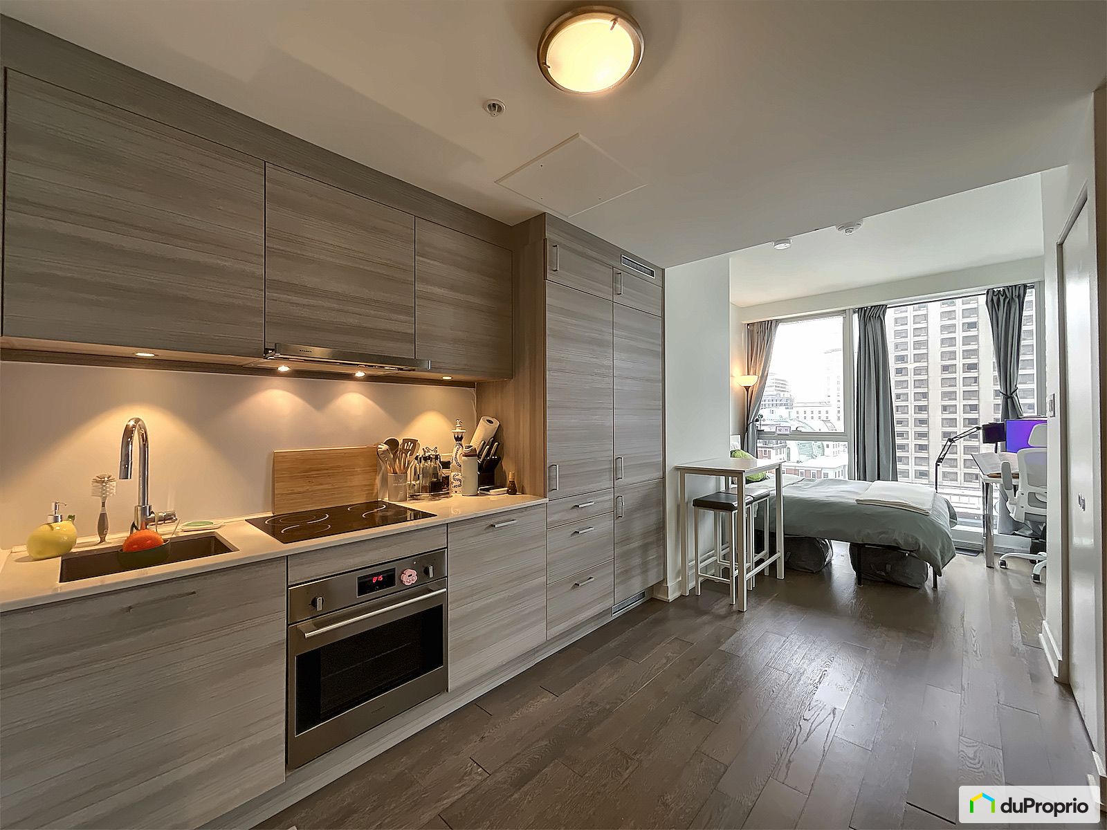 1104 1155 Rue De La Montagne — photo 1